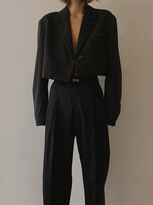 Kurzer Damenblazer im Tailored-Stil – Selina