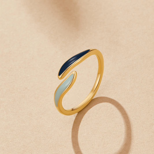Ophelia Damenring Mit Feiner Welle Und Goldpoliertem Finish Zwei Emailleveredelungen In Marineblau Und Aquamarin