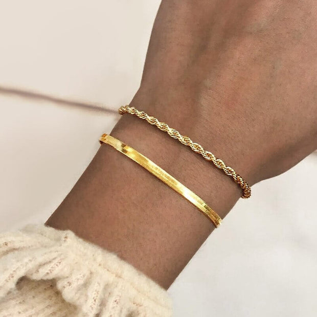 Sune Minimalistisches Armband mit Drehung