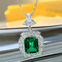 Silberkette Mit Rechteckigem Anhänger Und Grüne Kubische Zirkonien Für Elegante Leuchtende Ausstrahlung Evania