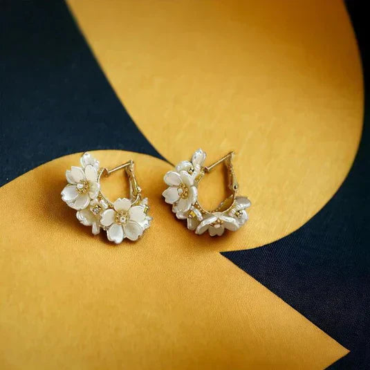 Fiore Creolen Ohrringe Ariadne Florales Design Eleganter 3D Blüten Effekt Leicht Edelstahl Mit Beschichtung