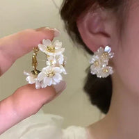 Fiore Creolen Ohrringe Ariadne Florales Design Eleganter 3D Blüten Effekt Leicht Edelstahl Mit Beschichtung