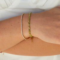 Verstellbares Tennisarmband Mit Leuchtenden Zirkonia-Steinen In Durchgehenden Lichtreflexen - Galadriel