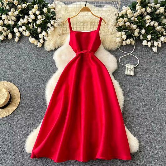 Langes ärmelloses rotes Vintage-Kleid im französischen Stil - Liora