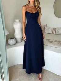 Langes Kleid mit herzförmigem Ausschnitt und dünnen Trägern in pastellgelb - Liora