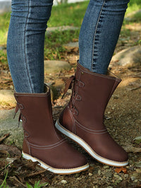 Sofie – Flache Stiefel mit Schnalle und Schnürverschluss