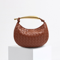 Janveni Tasche mit kompliziertem Ledergriff
