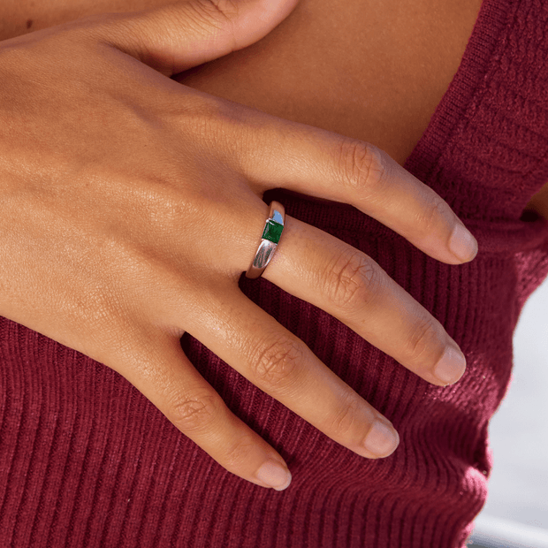 Damenring Mit Smaragd Aus Silber Ottavia Modernes Design Zeitlose Eleganz Hochwertiger Polierter Ring Quadrat Smaragd