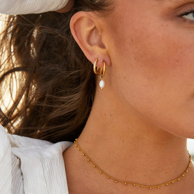 Creolen Mit Kubischen Zirkonien Details In Jadefarbene Ausführung Mit Glänzendem Finish