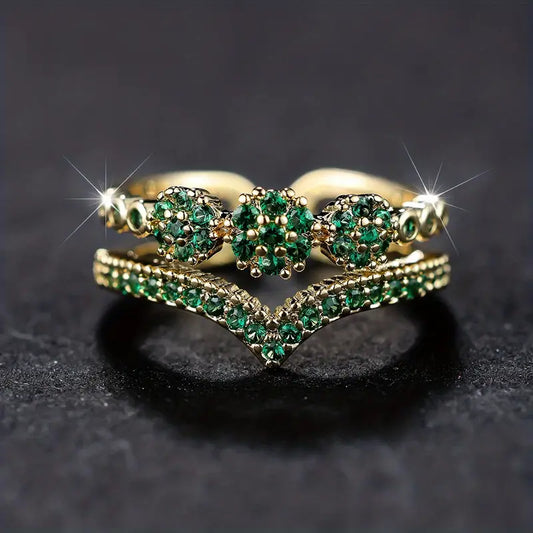 Luxuriöser Goldring Mit Doppelter Band Und Grünen Kristallen Für Elegante Abendoutfits Saphyra