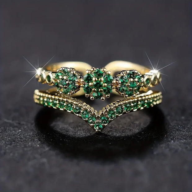 Luxuriöser Goldring Mit Doppelter Band Und Grünen Kristallen Für Elegante Abendoutfits Saphyra