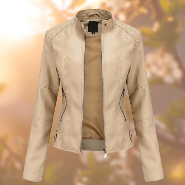 Schlichte Lederjacke im Biker-Stil