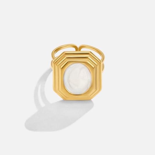 Damenring Vintage Geometrischer Goldring Mit Perlmutt Medaillon Von Livia Eleganter Zeitloser Schmuck Für Frauen