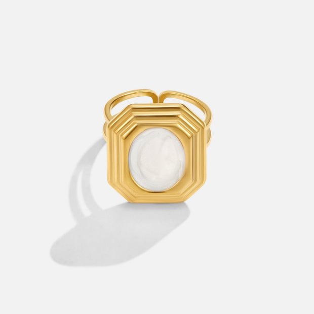 Damenring Vintage Geometrischer Goldring Mit Perlmutt Medaillon Von Livia Eleganter Zeitloser Schmuck Für Frauen