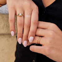Eleganter Frauenring Mit Unendlichkeitsmotiv Aus Gold Von Ximena Minimalistischer Schmuck Für Damen