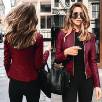 Figurbetonte Lederjacke im lässigen Stil