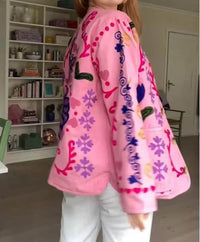 Jeansjacke mit Graffiti-Print und Taschen