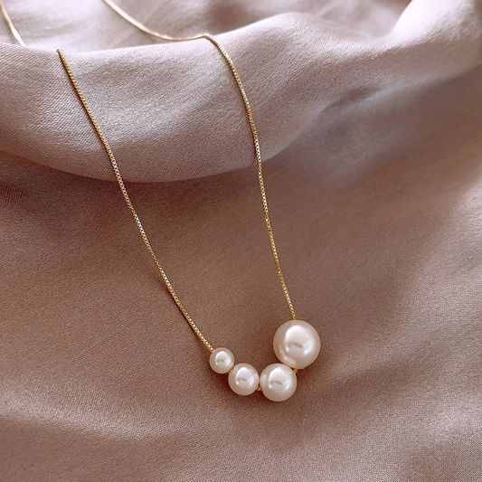 Damen Halskette Mit Weißen Perlen Minimalistische Goldbeschichtete Kette Elegant