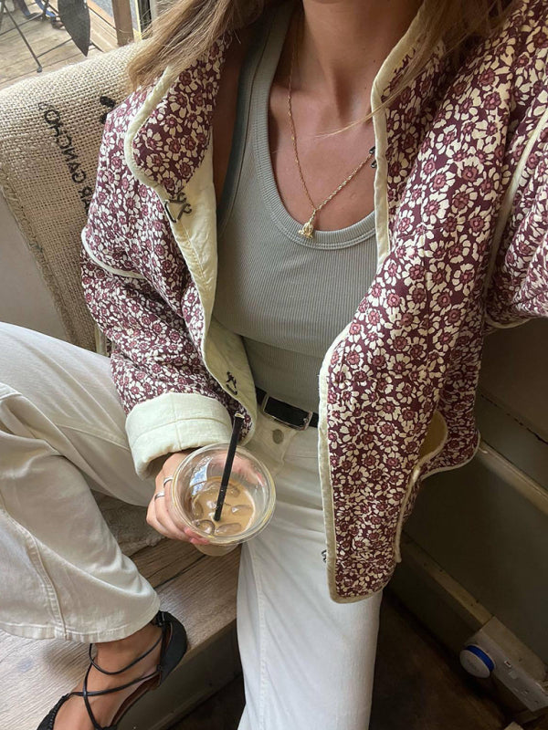 Steppjacke mit Blumenmuster