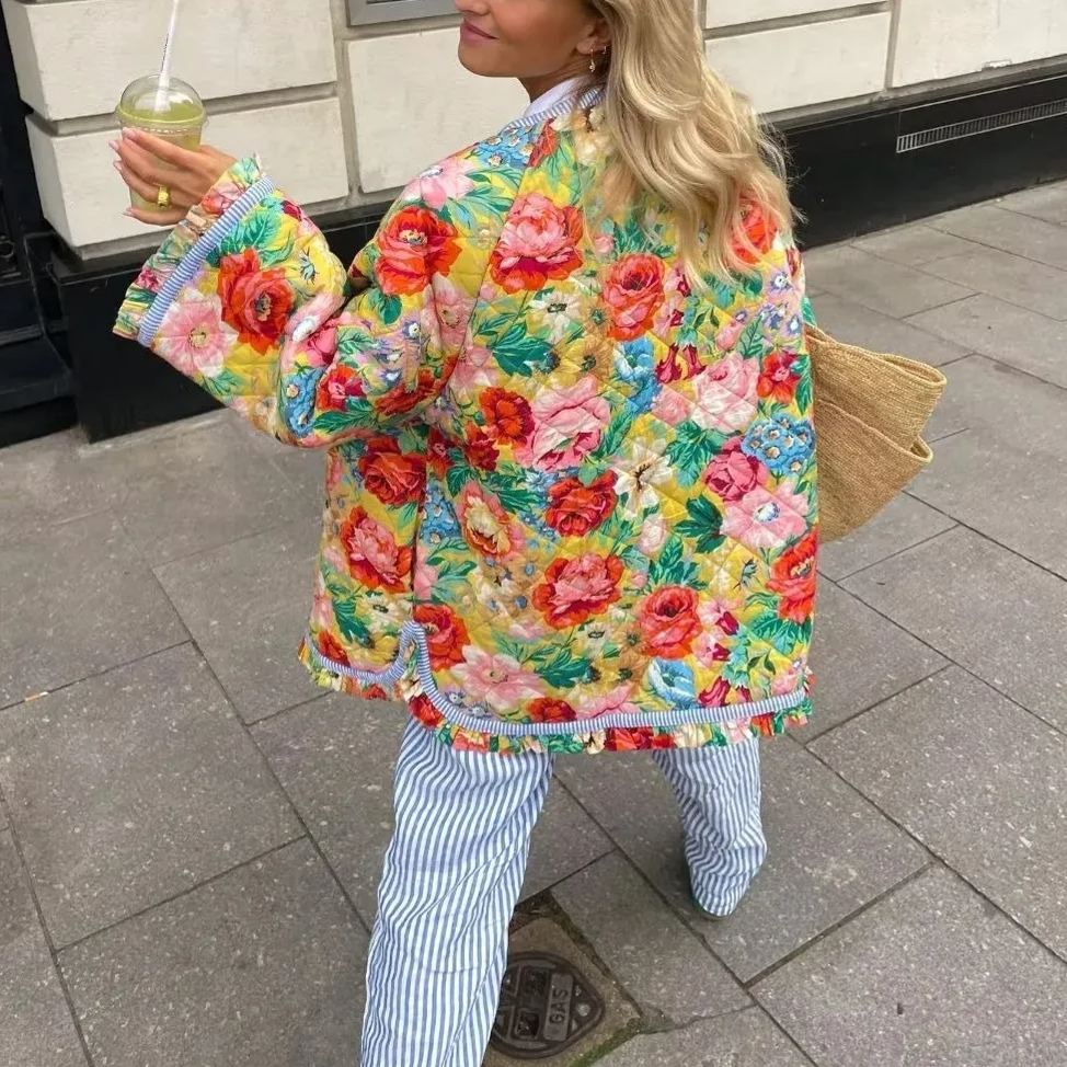 Steppjacke mit Blumenmuster und Patchwork