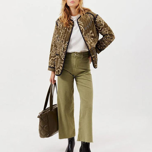Steppjacke mit Blumenmuster und Ethno-Muster
