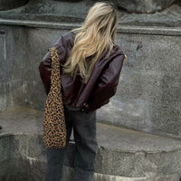Kunstlederjacke mit Reverskragen und Reißverschluss