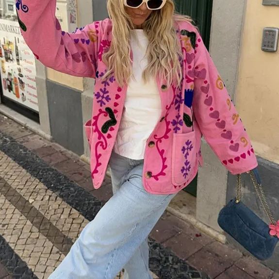 Jeansjacke mit Graffiti-Print und Taschen