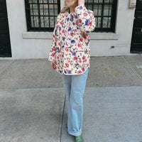 Jeansjacke mit Blumenmuster, Taschen und lockerer Passform