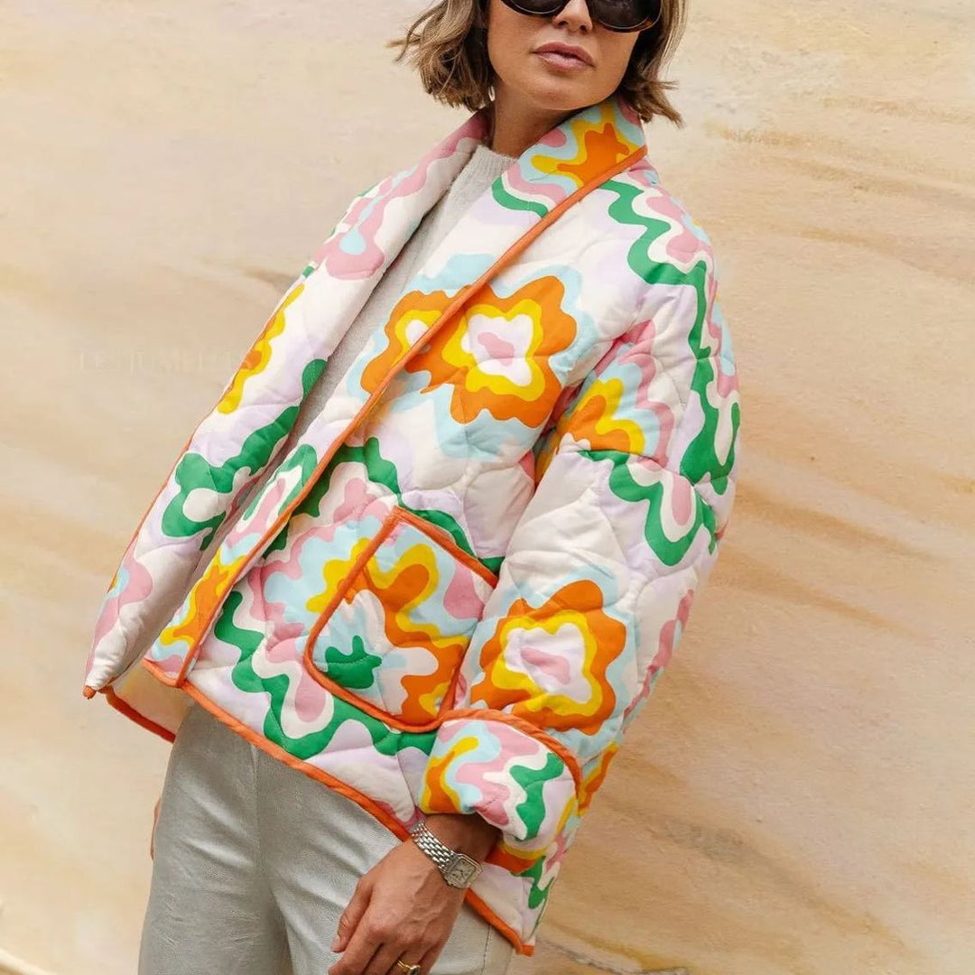 Steppjacke mit farbigem Patchwork-Print