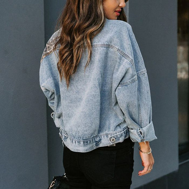 Jeansjacke in leichter Ausführung mit Leopardenmuster und Patchwork