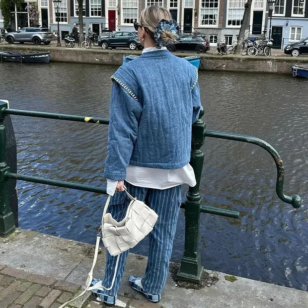 Jeansjacke mit Blumenstickerei und Stehkragen