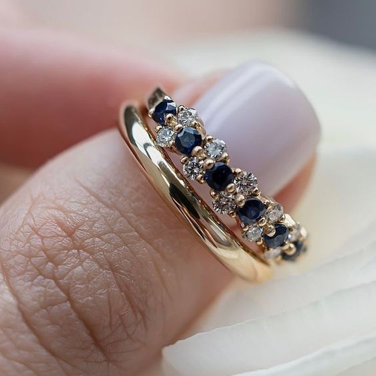 Eleganter Vintage Goldring Mit Blaue Kubische Zirkonien Aus Hochwertigem Gelbgold Für Zeitlosen Damen Schmuck