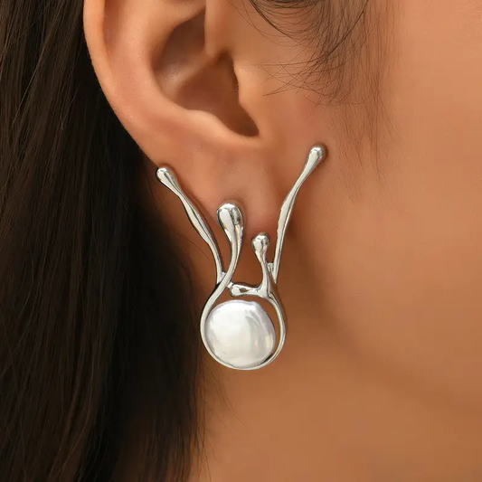 Unregelmäßige Silberohrringe Mit Großer Perle Freya Eleganter Moderner Schmuck Für Festliche Anlässe Und Alltagsgebrauch