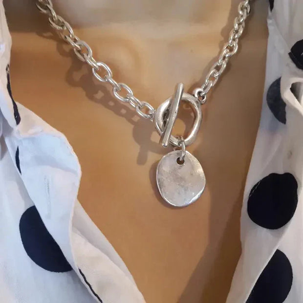 Kette Aus Versilbertem Blech Moderne Halskette Für Alltagsoutfits Und Elegante Anlässe Kamila