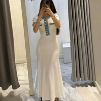 Langes Kleid aus Rippenstrick mit Denim-Details - Mariela