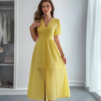 Langes Damenkleid mit elegantem Crossover-Ausschnitt und Schlitz vorne - Dalia