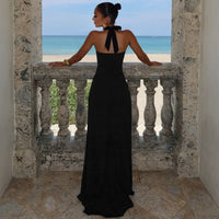 Langes Damenkleid mit herzförmigem Ausschnitt und elegantem hohen Schlitz - Giselle