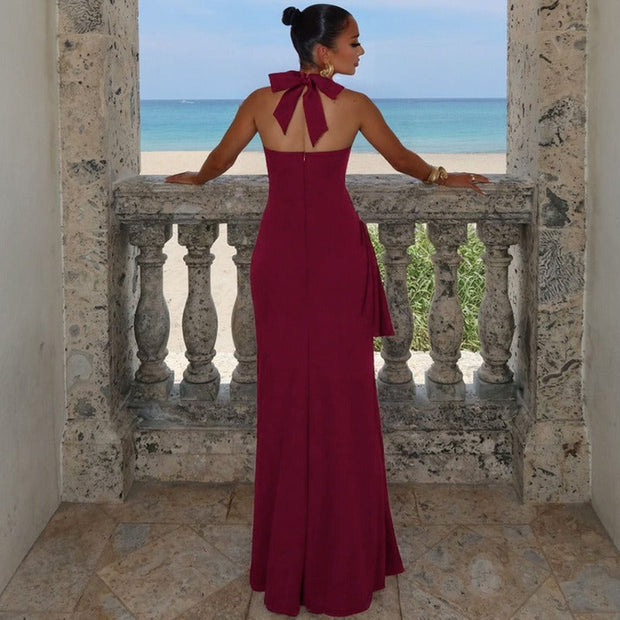 Langes Damenkleid mit herzförmigem Ausschnitt und elegantem hohen Schlitz - Giselle