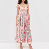 Langes romantisches Kleid mit Blumendruck und dünnen Trägern - Tatiana