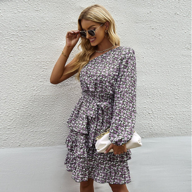 Langärmeliges Kleid mit Blumenmuster und asymmetrischer Rüsche - Emilia