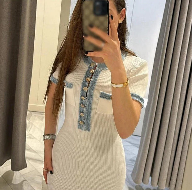 Langes Kleid aus Rippenstrick mit Denim-Details - Mariela