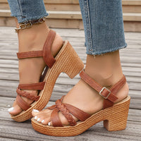 Sandalen mit mittlerem Absatz und Borte - Aveline