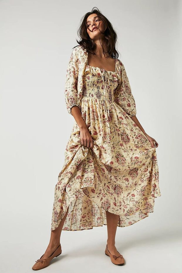 Samira - Bedrucktes Midikleid mit gerafftem Oberteil und Rüschen