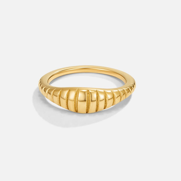 Ring Für Damen Joana Zarter Moderner Damenring Mit Feinen Französischen Texturen In Goldoptik