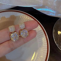 Kristallwürfel Ohrringe Irene - Doppeltes Facettenkristall-Design Mit Goldbeschichtung, Elegante Leuchtkraft