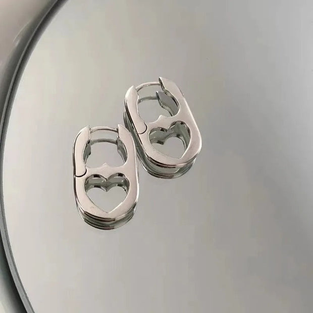 Herzförmige Ohrringe aus Edelstahl mit Minimalistischem Design und Goldfarbenem Finish