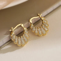 Mondförmige Funkelnde Ohrringe Laura Mit Glänzenden Zirkoniasteine Modern Feminin Elegant Schmuck