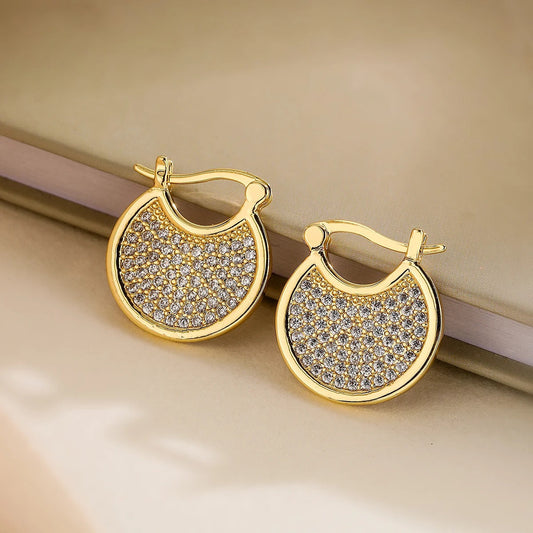Mondförmige Funkelnde Ohrringe Laura Mit Glänzenden Zirkoniasteine Modern Feminin Elegant Schmuck