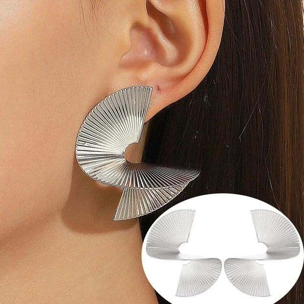 Ohrringe Glamourspiralen Von Adira Modernes Geometrisches Schmuckdesign Mit Poliertem Metallfinish