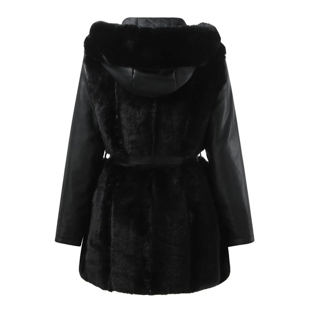 Stilvolle Kunstlederjacke mit Kunstfellkragen